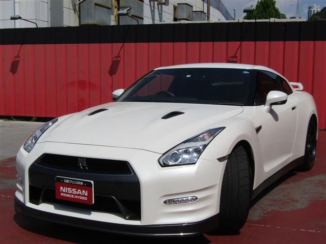 Nissan GT-R 2015-03 22456-21