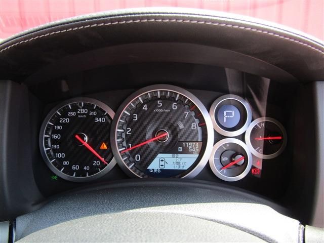 Nissan GT-R 2015-03 22456-18