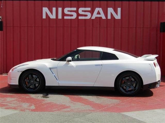 Nissan GT-R 2015-03 22456-23
