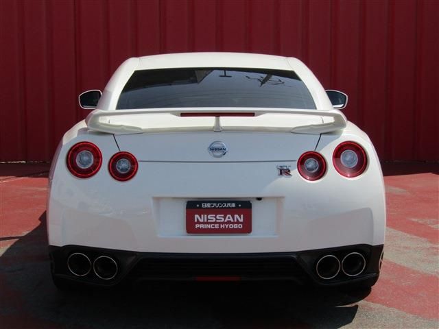 Nissan GT-R 2015-03 22456-20