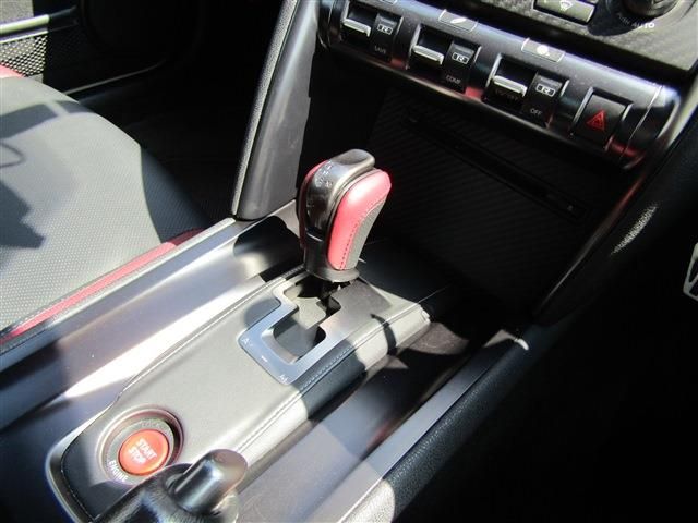 Nissan GT-R 2015-03 22456-13