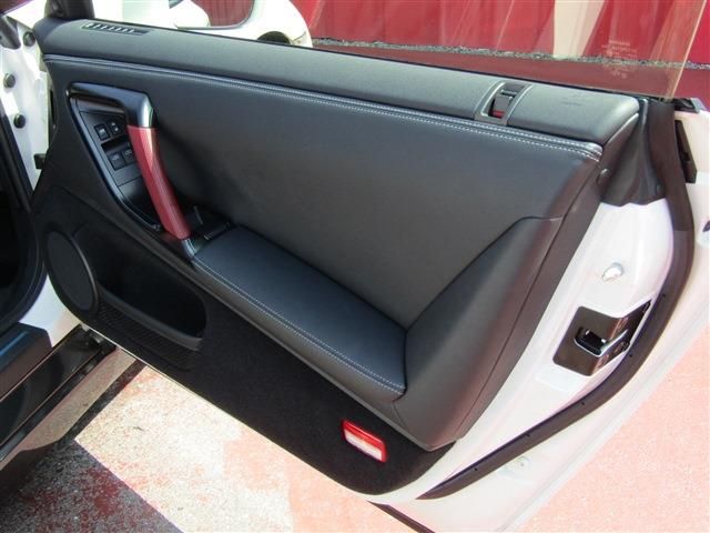 Nissan GT-R 2015-03 22456-16