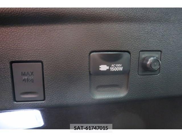Toyota PRIUS 2020-12 239421-24
