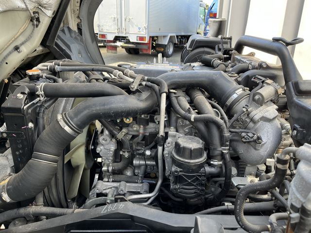 Isuzu FORWARD 2017-04 27393-22
