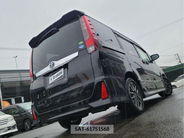 Toyota NOAH 2014-07 279528-1
