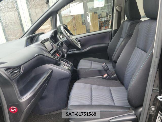 Toyota NOAH 2014-07 279528-3