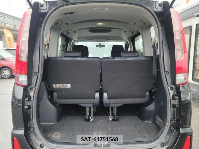 Toyota NOAH 2014-07 279528-6