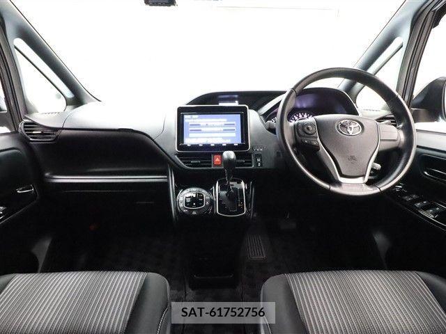 Toyota NOAH 2017-08 279558-2