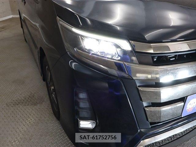 Toyota NOAH 2017-08 279558-19