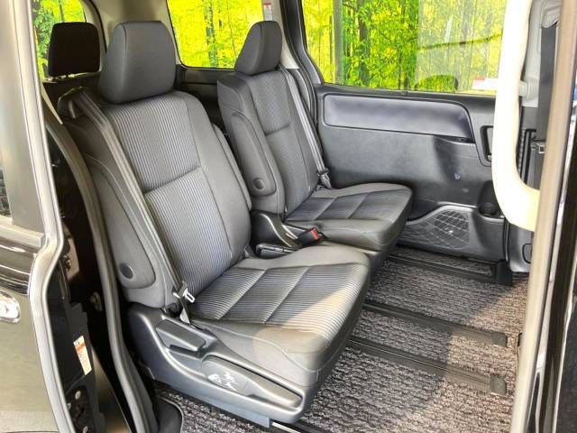 Toyota VOXY 2016-08 25208-9