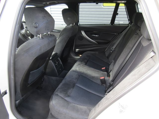 Bmw 3 SERIES 2016-02 26-27