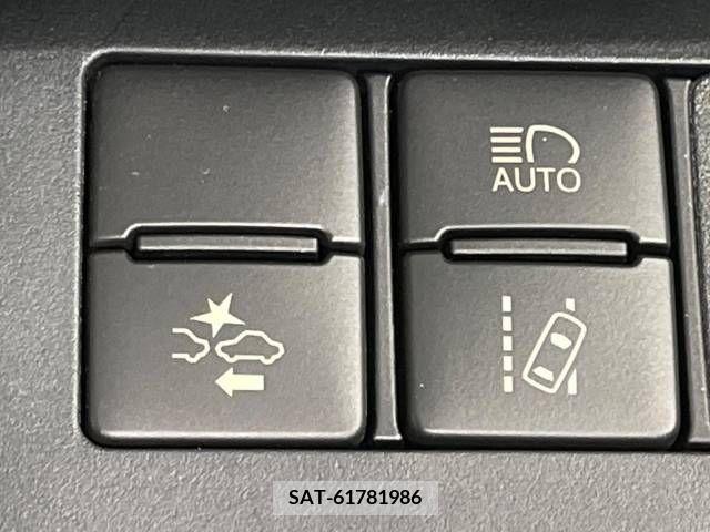 Toyota SIENTA 2017-03 285087-6