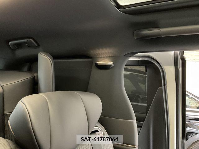 Toyota ALPHARD 2023-08 244146-17
