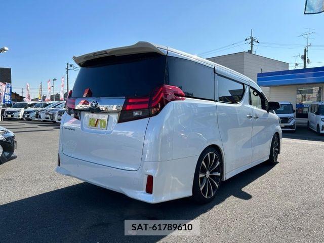 Toyota ALPHARD 2017-08 260110-1