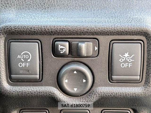 Nissan NOTE 2018-05 302427-2