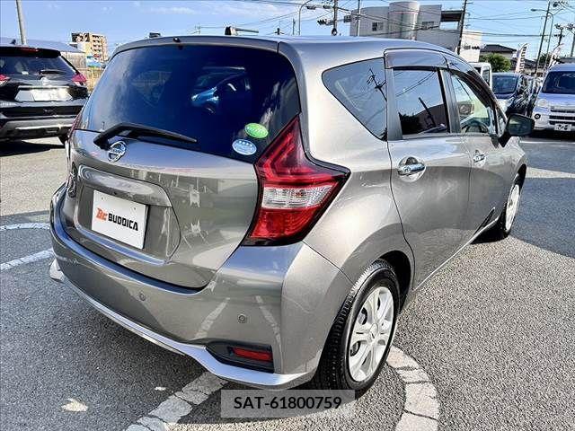 Nissan NOTE 2018-05 302427-12
