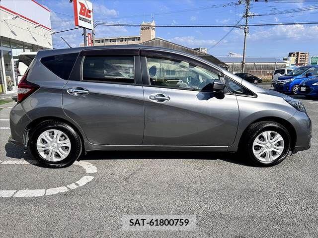 Nissan NOTE 2018-05 302427-11