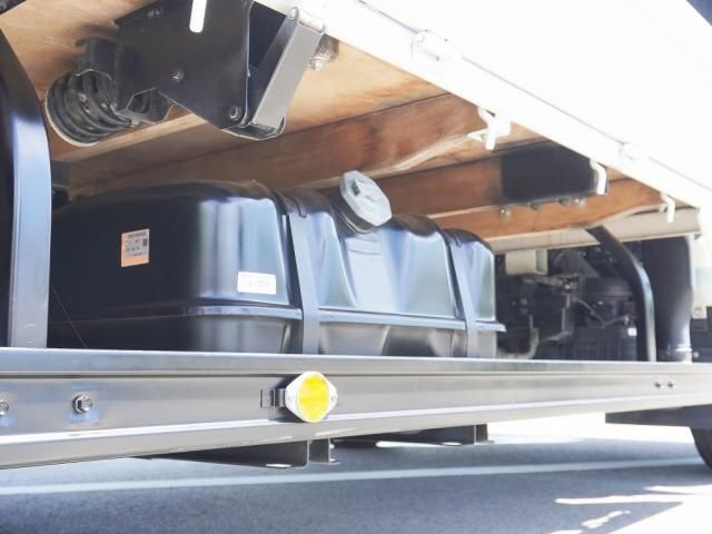 Isuzu ELF TRUCK 2018-10 196065-19