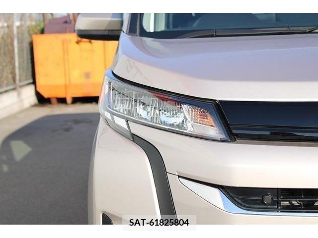 Toyota NOAH 2022-06 253417-8