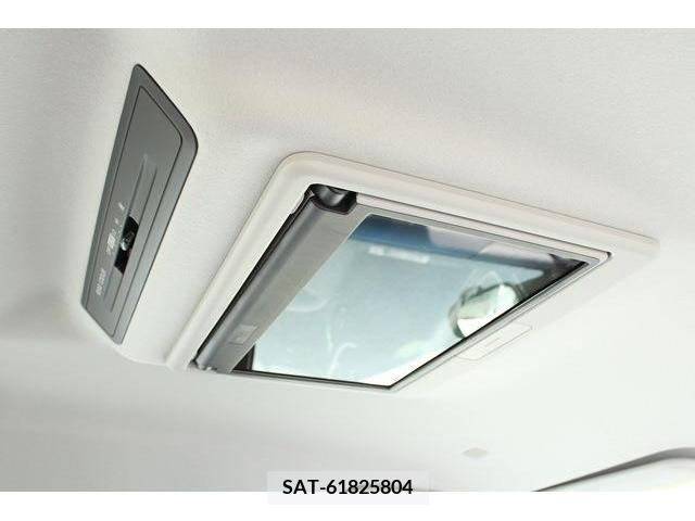 Toyota NOAH 2022-06 253417-4