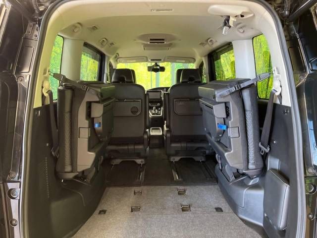 Nissan SERENA 2018-10 190036-12