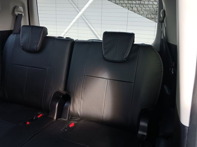 Toyota VOXY HYBRID 2016-05 183248-26