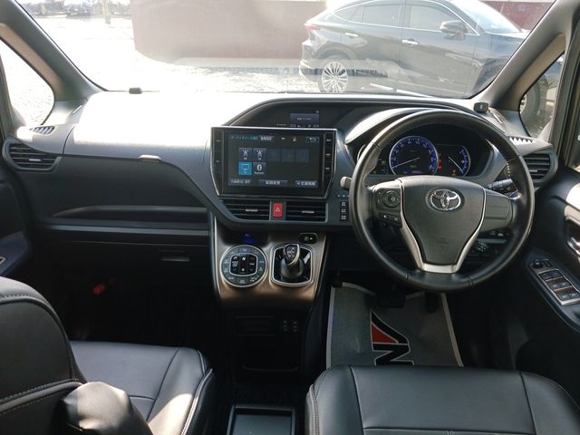 Toyota VOXY HYBRID 2016-05 183248-8