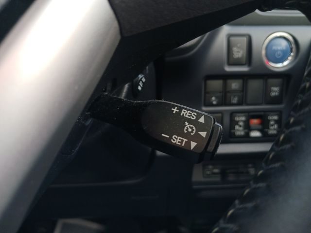 Toyota VOXY HYBRID 2016-05 183248-21