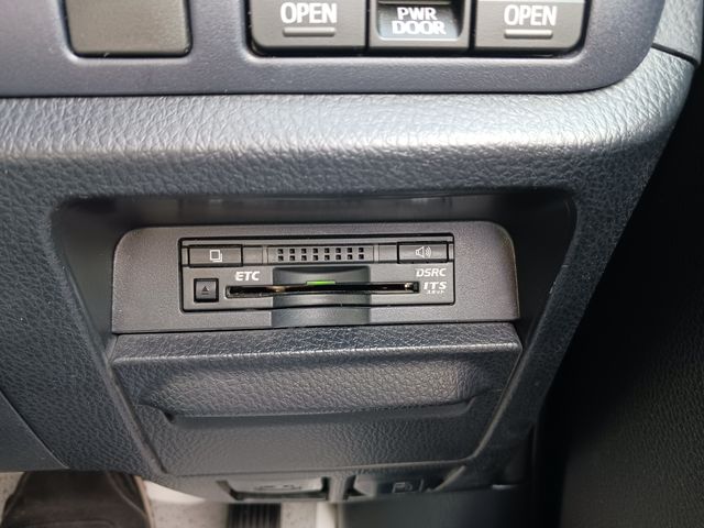 Toyota VOXY HYBRID 2016-05 183248-19