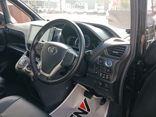 Toyota VOXY HYBRID 2016-05 183248-10