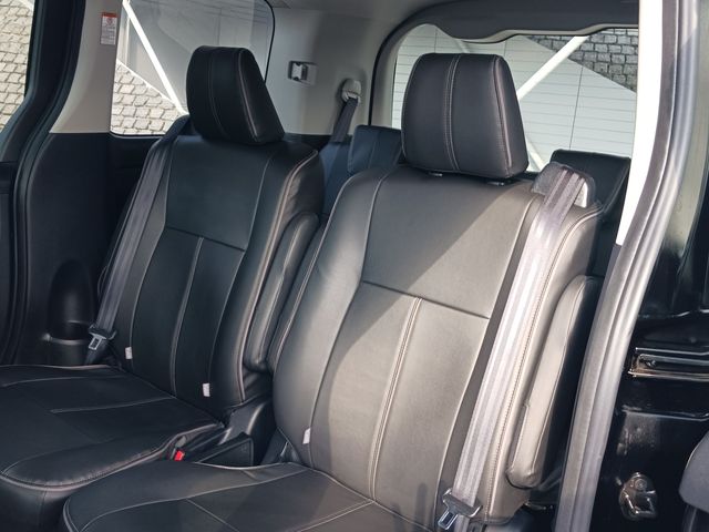 Toyota VOXY HYBRID 2016-05 183248-25