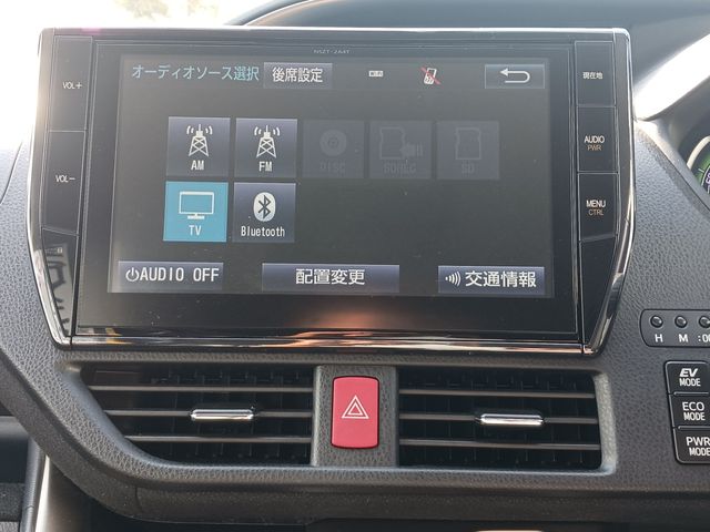 Toyota VOXY HYBRID 2016-05 183248-16