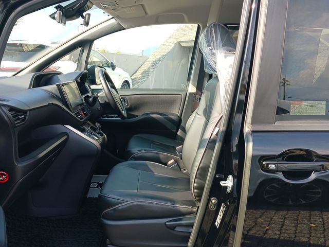 Toyota VOXY HYBRID 2016-05 183248-22