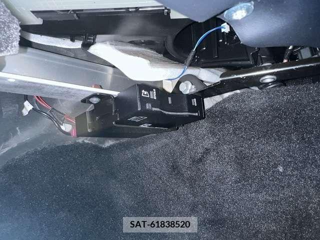 Aston Martin Aston Martin 2022-03 326584-13
