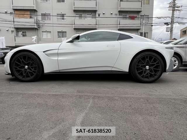 Aston Martin Aston Martin 2022-03 326584-2