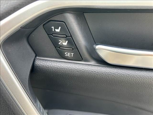 Toyota RAV4 2019-08 187093-10