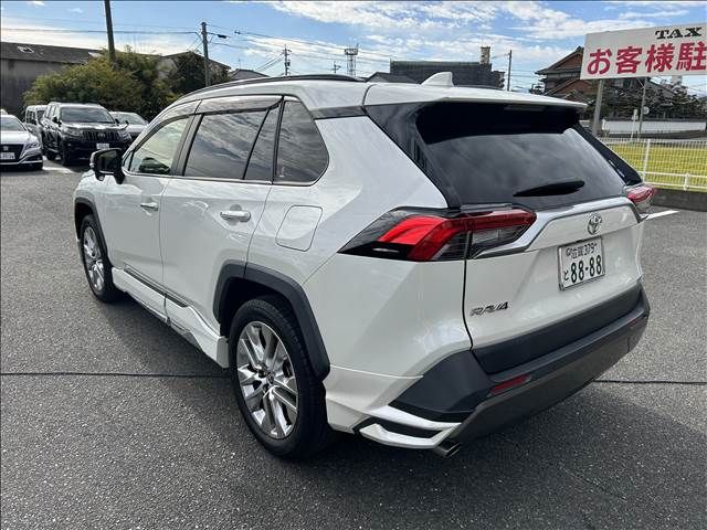Toyota RAV4 2019-08 187093-2