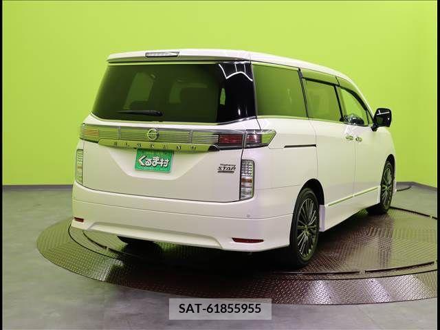 Nissan ELGRAND 2016-06 207860-1