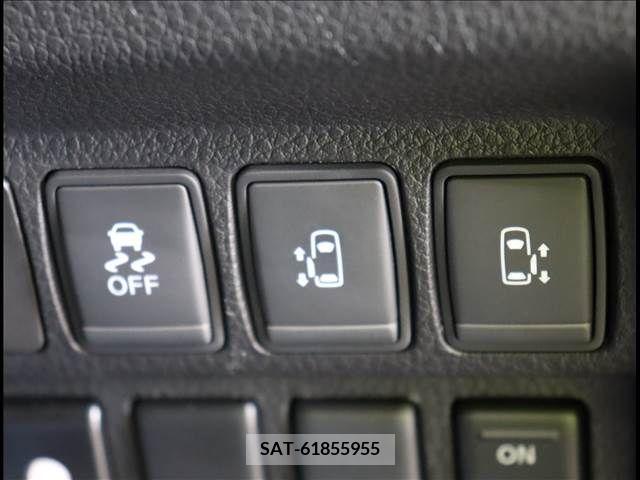 Nissan ELGRAND 2016-06 207860-14