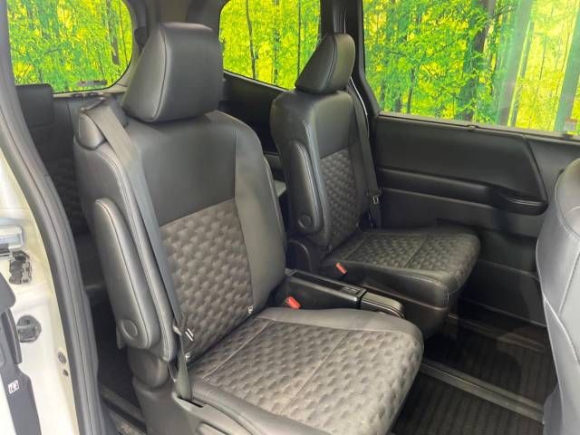 Toyota VOXY 2022-12 8923-8