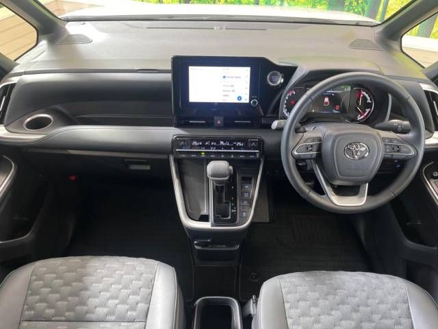 Toyota VOXY 2022-12 8923-1