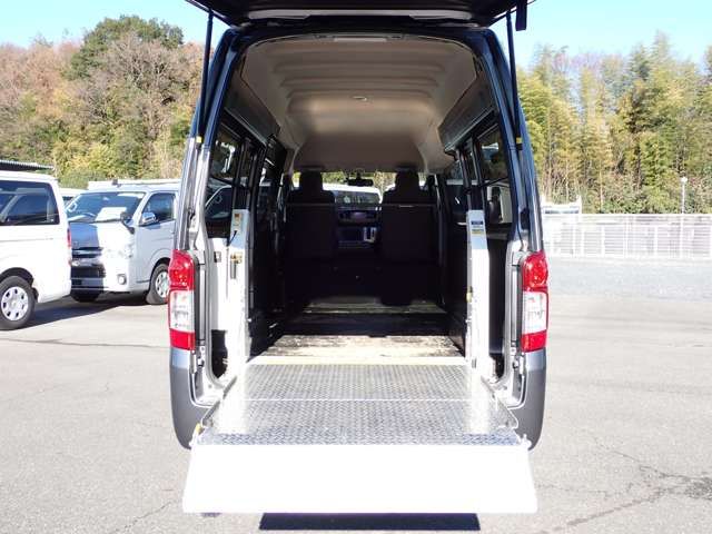 Nissan NV350 Caravan 2017-08 193778-3