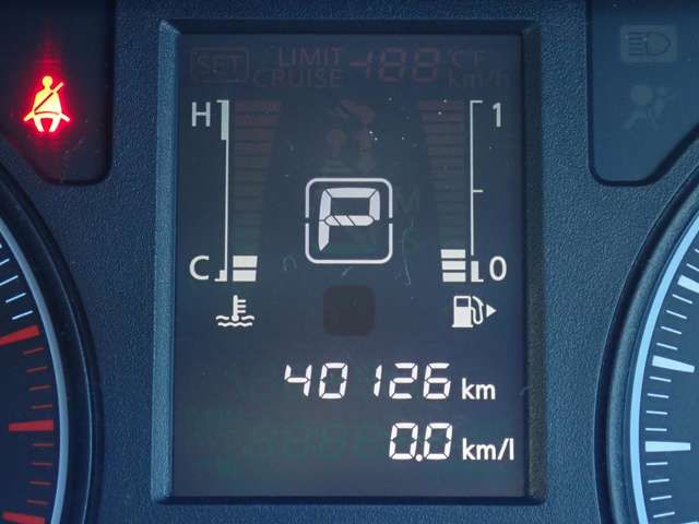 Nissan NV350 Caravan 2017-08 193778-13