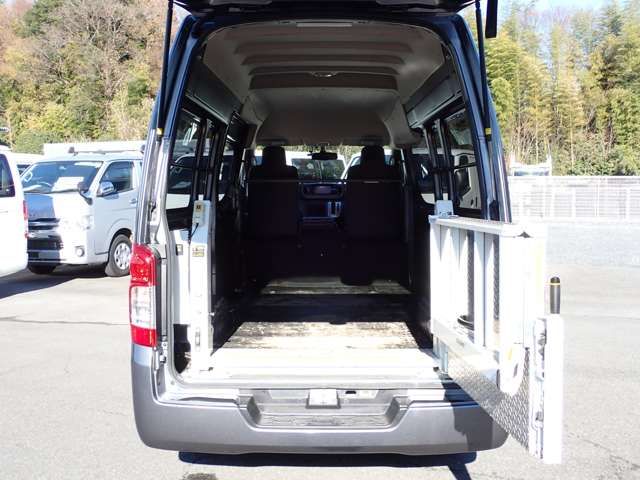 Nissan NV350 Caravan 2017-08 193778-2