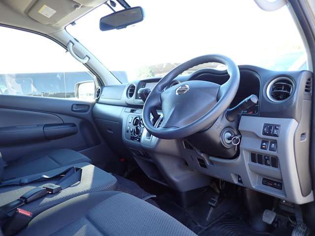 Nissan NV350 Caravan 2017-08 193778-22