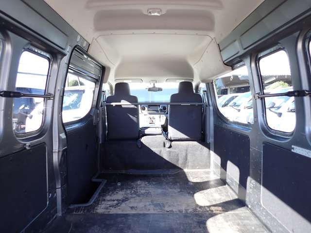 Nissan NV350 Caravan 2017-08 193778-25