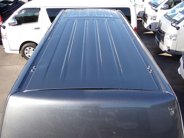Nissan NV350 Caravan 2017-08 193778-11
