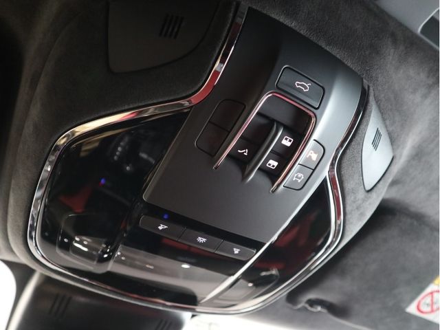 Maserati QUATTROPORTE 2018-07 6641-21