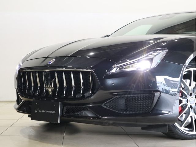 Maserati QUATTROPORTE 2018-07 6641-5