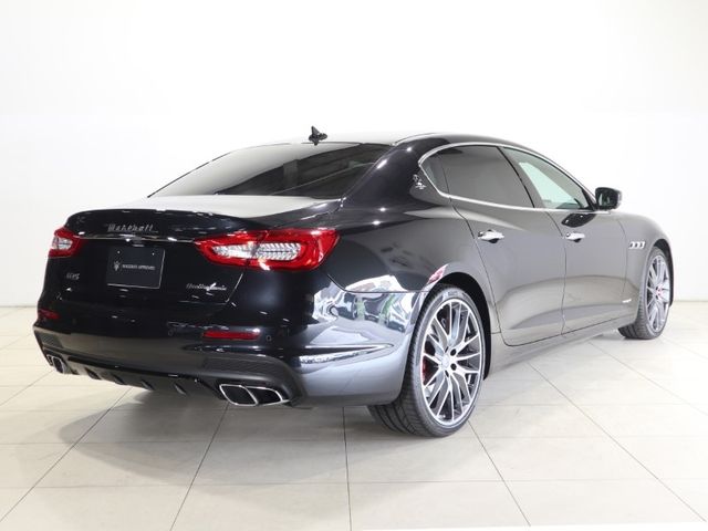 Maserati QUATTROPORTE 2018-07 6641-7